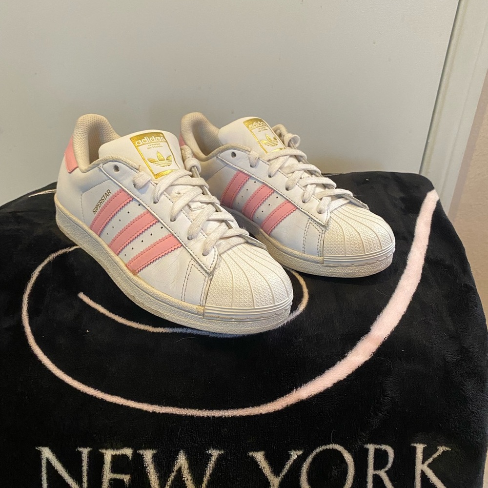 Adidas Superstar White and Pink Striped Shoes FRESH!!! Really Nice Ready!!!